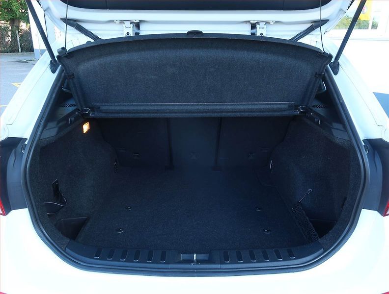 BMW X1 (2009) xDrive20d, 4X4, Xenony - fotka 13 z 19