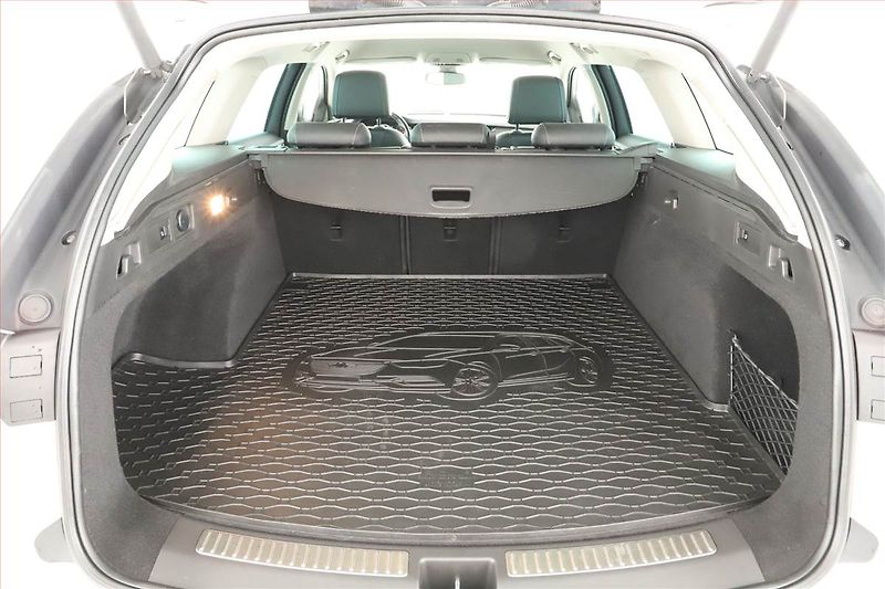 Opel Insignia (2018) 2.0 Turbo 4x4, 4X4, Automat - fotka 11 z 17