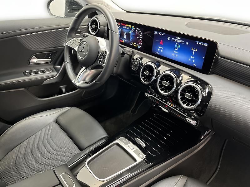 Mercedes-Benz CLA 250e Shooting Brake Progressiv - fotka 20 z 21