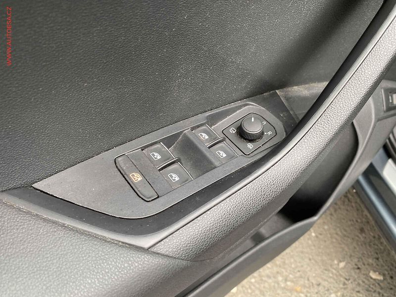 Škoda Karoq (2019) 1.5 TSi, Style, TZ, LED, navi - fotka 13 z 17