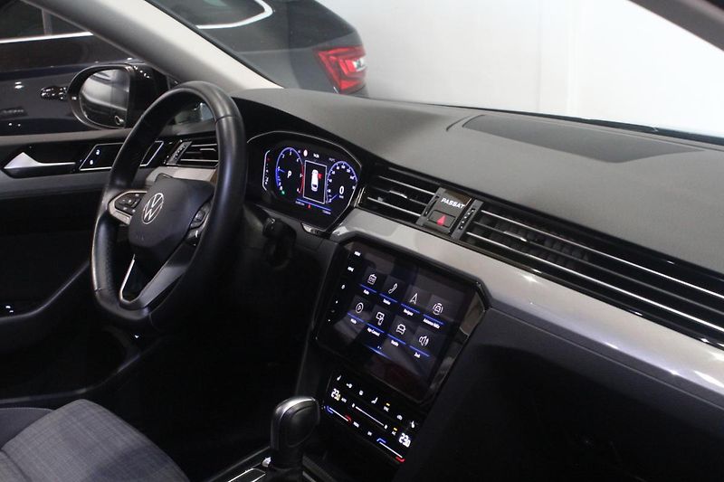 Volkswagen Passat (2021) 2.0TDI DSG Matrix display  - fotka 20 z 31