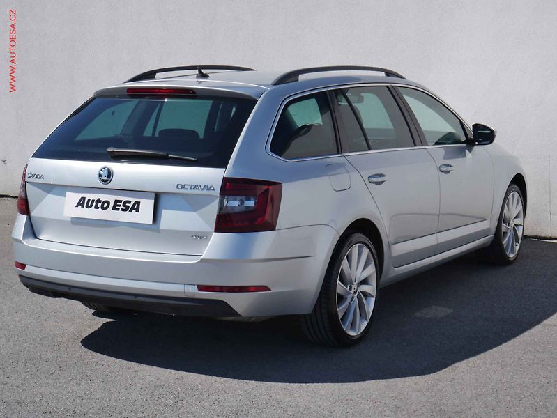 Škoda Octavia (2019) 1.8 TSi 4x4, ČR, Style, DSG - fotka 4 z 14