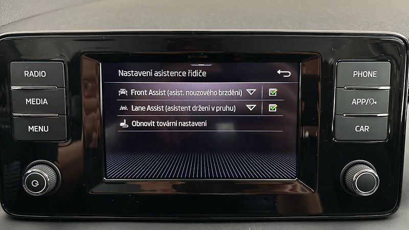 Škoda Scala 1.0 TSI Ambition - fotka 22 z 22