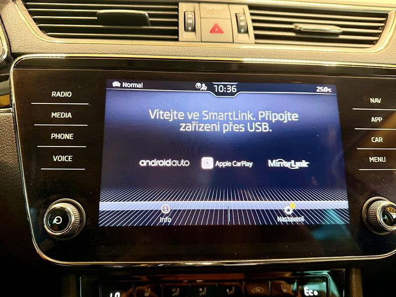 Škoda Superb iV 1.4 TSi 160 Kw PHEV L&K - fotka 11 z 33