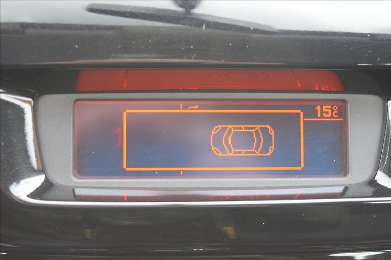 Citroën C3 1,1 i 44KW PO SERVISE NOVÁ STK - fotka 32 z 40