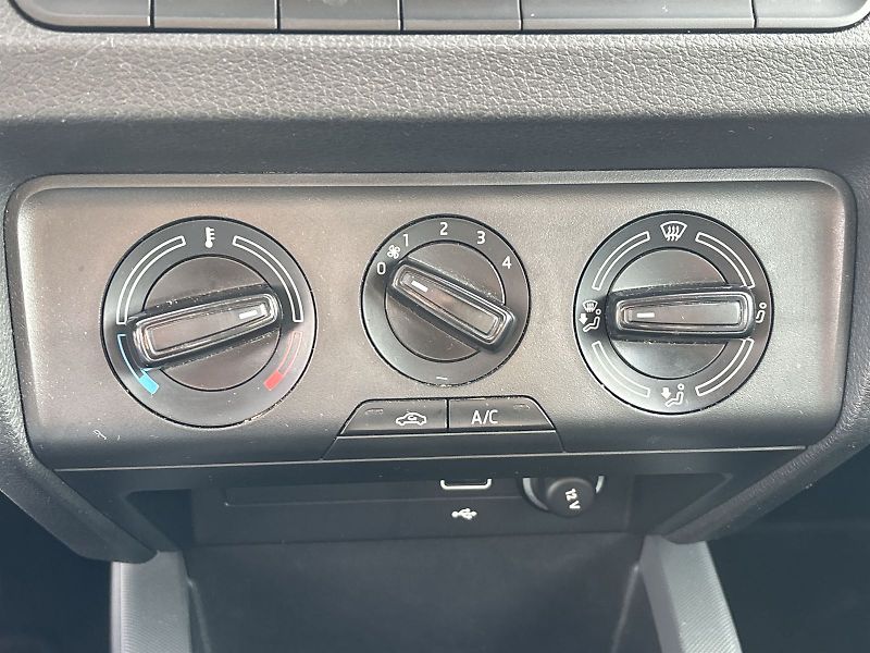 Škoda Fabia (2022) Combi Tour 1.0 TSI Active - fotka 13 z 23