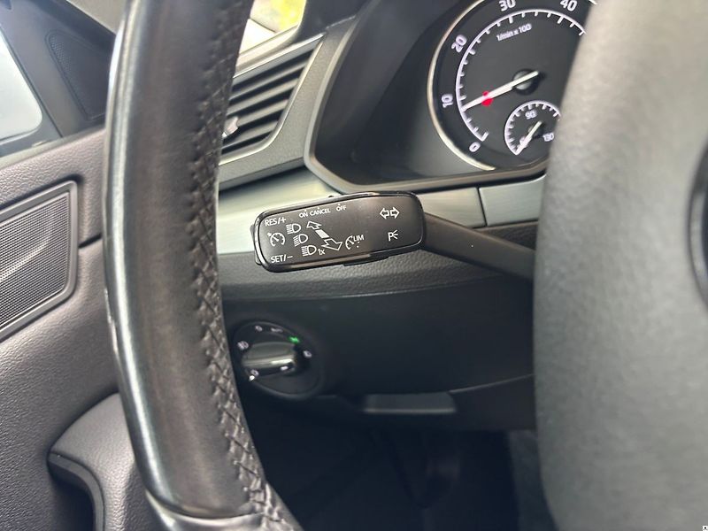 Škoda Superb 2.0TDI-110KW.DSG.TAŽNÉ-ZÁRUKA - fotka 38 z 48