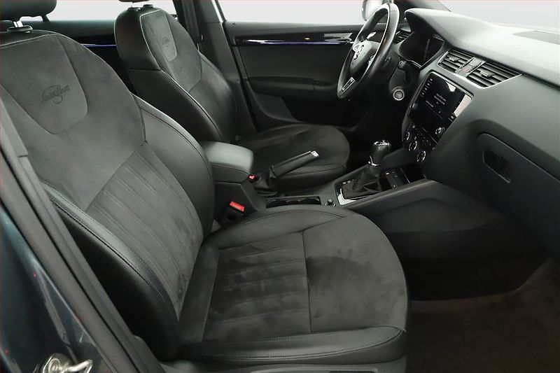 Škoda Octavia (2018) Laurin&Klement 2.0 TSI - fotka 7 z 20