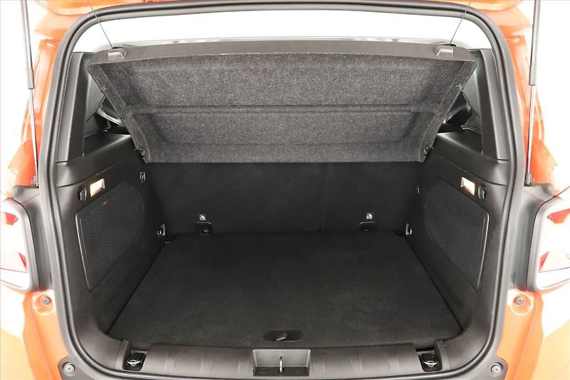 Jeep Renegade (2015) 1.4 MultiAir, 4X4, Automat - fotka 14 z 15