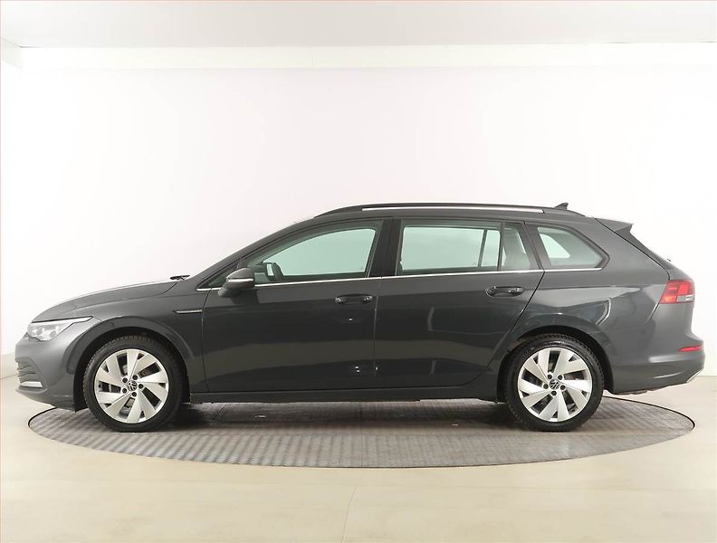 Volkswagen Golf (2022) Style 1.5 TSI, Serv.kniha - fotka 3 z 25
