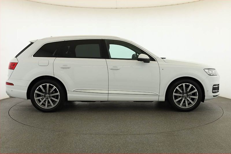 Audi Q7 (2018) 3.0 TDI - fotka 6 z 17