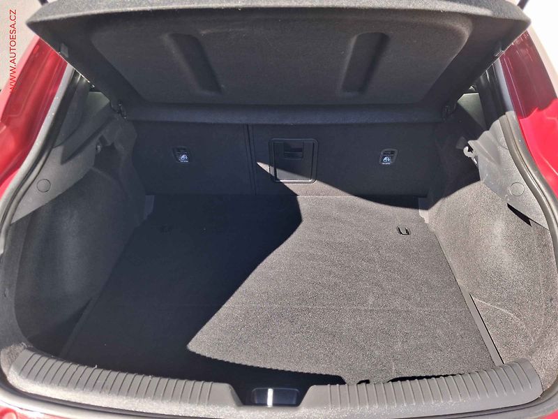 Hyundai i30 (2021) 1.5 T-GDi, 1.maj,ČR, Smart - fotka 7 z 17