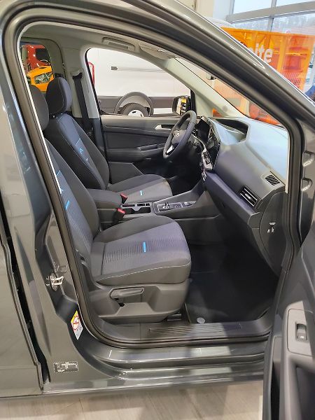 Ford Tourneo Connect (2024) 1,5 EcoBoost 110 kW/150 koní, - fotka 12 z 23