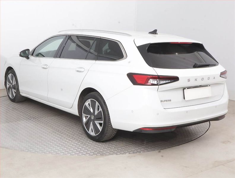 Škoda Superb (2024) Ambition 2.0 TDI - fotka 4 z 17