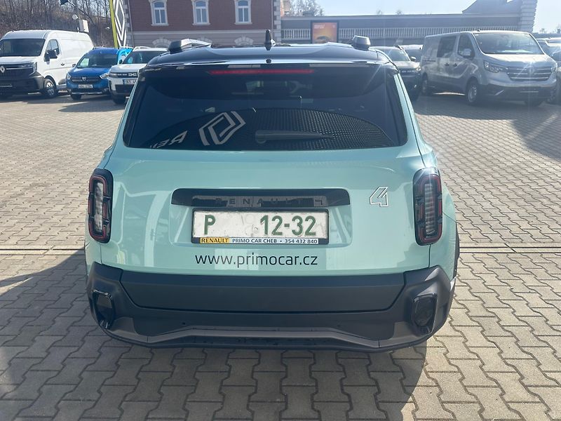Renault 4 E-TECH (2025) iconic 150 k comfort range    - fotka 6 z 33