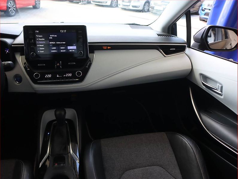 Toyota Corolla (2020) Executive 2.0 Hybrid - fotka 8 z 21
