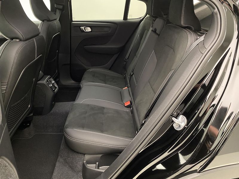 Volvo C40 PURE ELECTRIC TWIN ENGINE PLUS - fotka 5 z 57