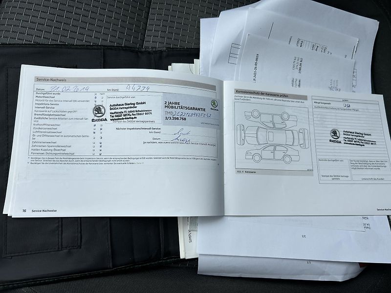 Škoda Superb (2012) 2.0 TDi 103 KW  - fotka 27 z 28