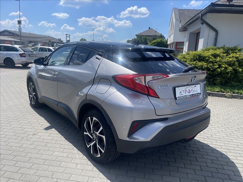 Toyota C-HR 1,8 i 73kw Hybrid e-CVT - fotka 3 z 34