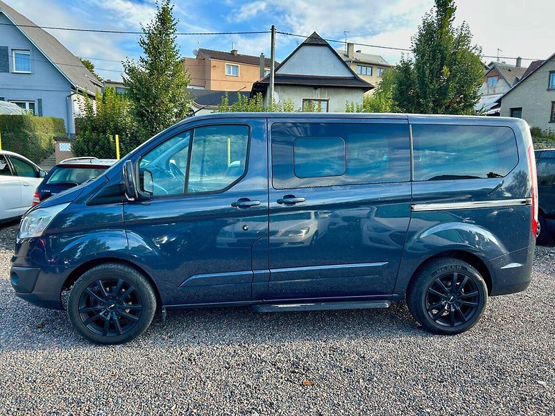 Ford Tourneo Custom (2013) 2.2 TDCi 9 míst - fotka 6 z 10