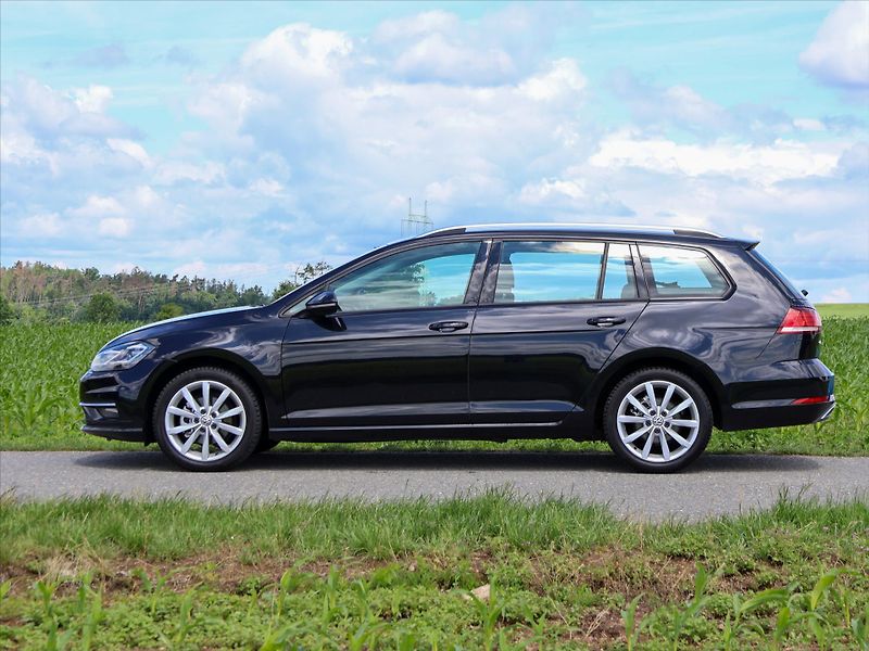 Volkswagen Golf 1,0 TSI 81kW CZ Comfort LED - fotka 4 z 34