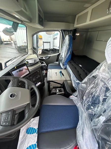 Volvo FH 500 8x4 sklápěč NOVÝ IHNED - fotka 8 z 15