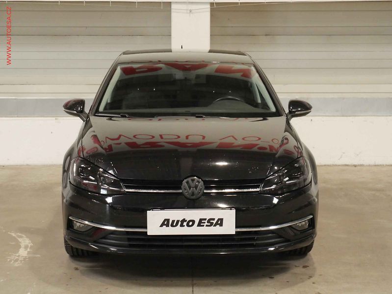 Volkswagen Golf (2017) 1.4TSi, 2.maj,ČR, Navi, LED - fotka 2 z 21