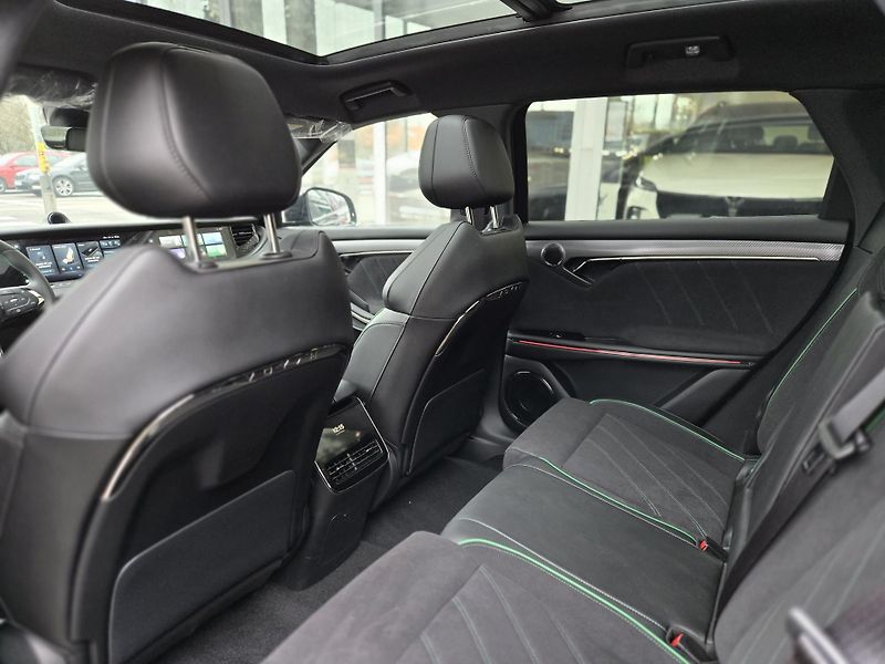 Voyah FREE 318 REV (2025) REV 318 AWD Hybrid - fotka 12 z 17