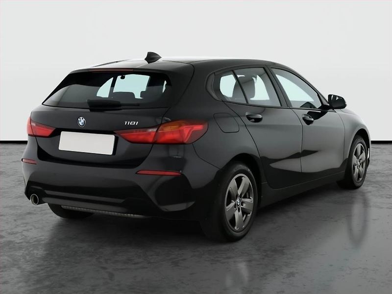 BMW Řada 1 (2020) Advantage 118i, Automat - fotka 5 z 17