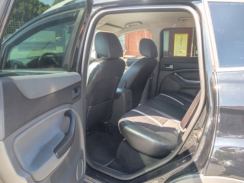 Ford Kuga (2012) 2.0D 103KW 4x4 TITAN – CARPLAY - fotka 34 z 47