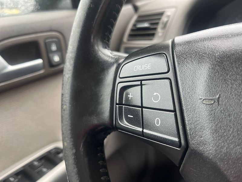 Volvo S40 1.6D 84KW*NOVÉ VSTŘIKY* - fotka 26 z 26