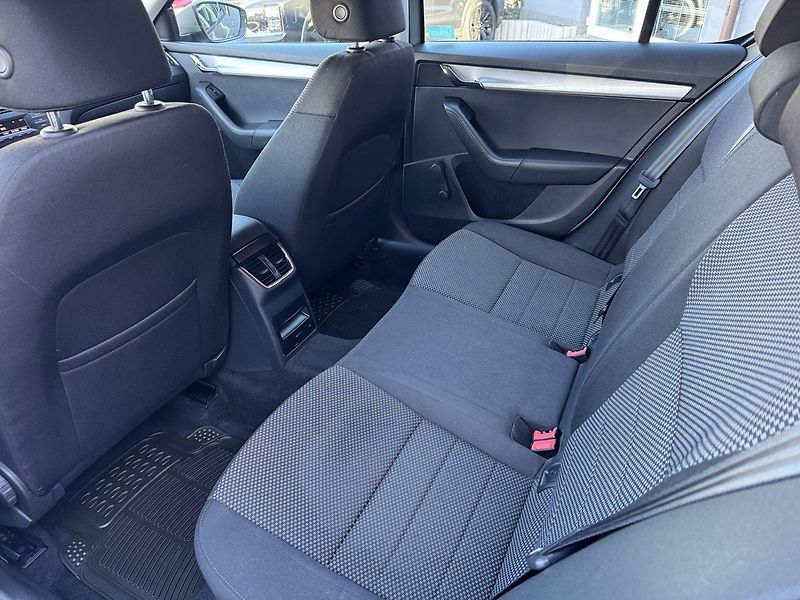 Škoda Octavia (2013) 2.0TDi  Klima Tempomat BT - fotka 24 z 45