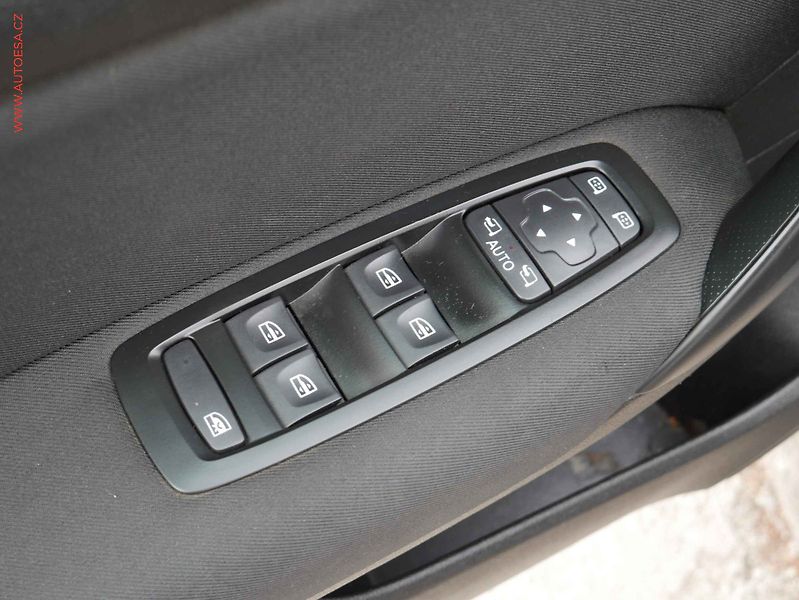Renault Mégane (2019) 1.5 dCi, Navi - fotka 11 z 21