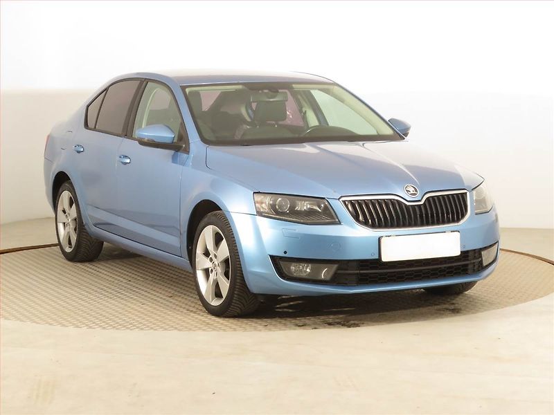 Škoda Octavia (2013) 2.0 TDI, Automat, Xenony - fotografie inzerátu