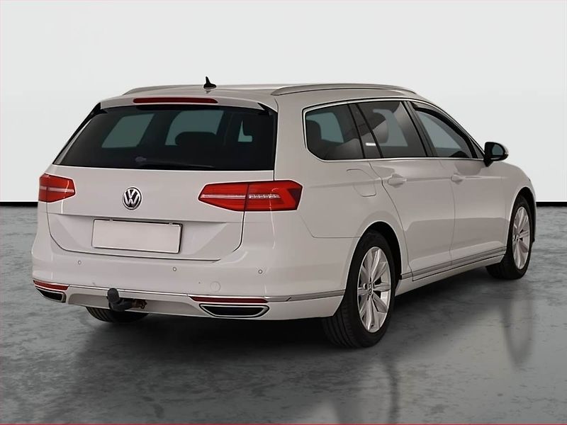 Volkswagen Passat (2015) Highline 2.0 BiTDI, 4X4 - fotka 5 z 22