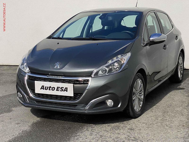 Peugeot 208 (2016) 1.2PT, Allure, navi, kamera - fotka 3 z 18