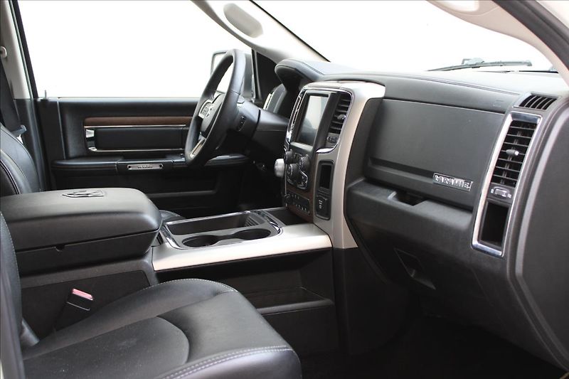 Dodge RAM 3.0L V6 EcoDIESEL / LARAMIE - fotka 27 z 43