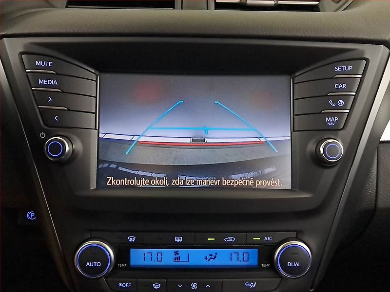 Toyota Avensis (2016) 2.0 D-4D, Navi, Tempomat - fotka 13 z 20
