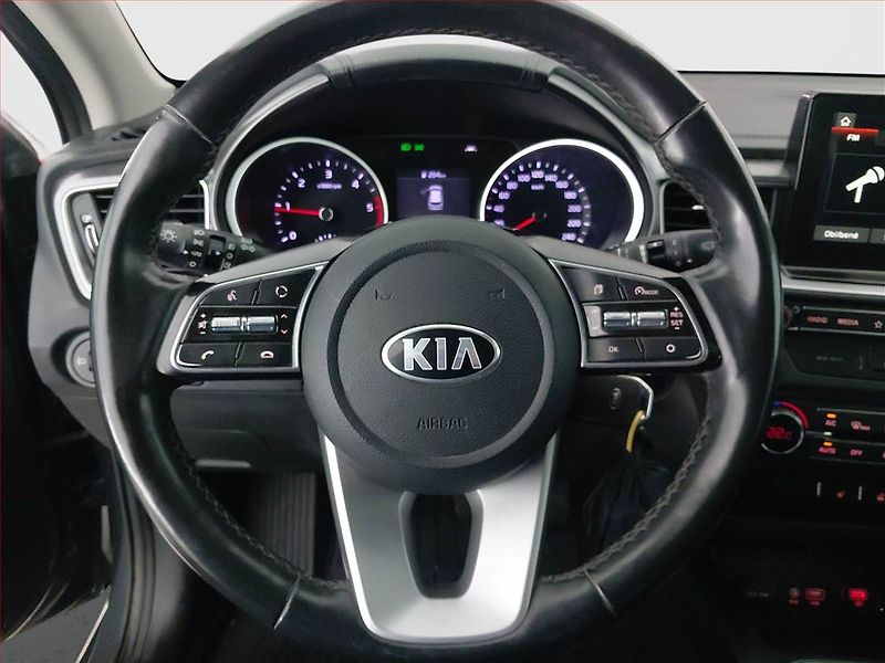 Kia Ceed (2018) 1.6 CRDi, Serv.kniha, Navi - fotka 16 z 19