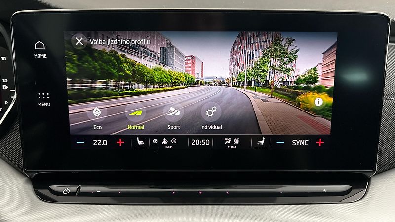 Škoda Octavia 2.0 TDI DSG Style Combi - fotka 25 z 25