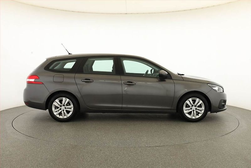 Peugeot 308 (2019) 1.2 PureTech, ČR,1.maj - fotka 6 z 16