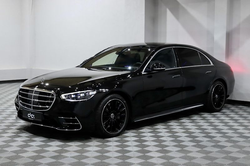 Mercedes-Benz Třídy S 580 Long 4Matic V8 370 kW - fotka 1 z 43