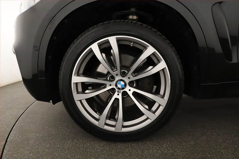 BMW X6 (2016) M Paket xDrive40d - fotka 21 z 21