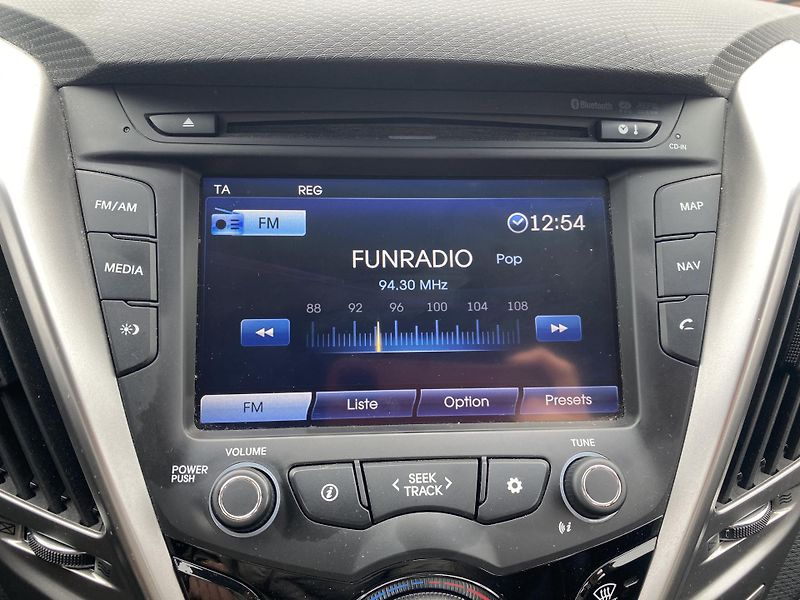 Hyundai Veloster 1.6i,PRÉMIUM, AUTOMAT,PLNÁ VÝB - fotka 25 z 47