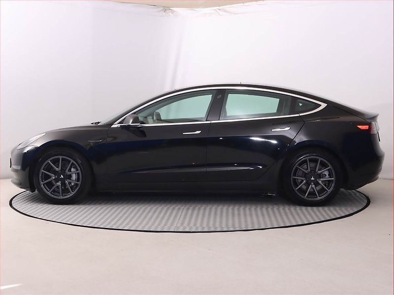 Tesla Model 3 (2019) Std Range Plus 52kWh, SoH 80% - fotka 3 z 25