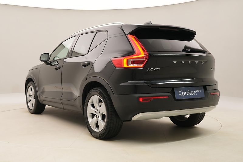 Volvo XC40 T5 AWD MOMENTUM AUT - fotka 10 z 45