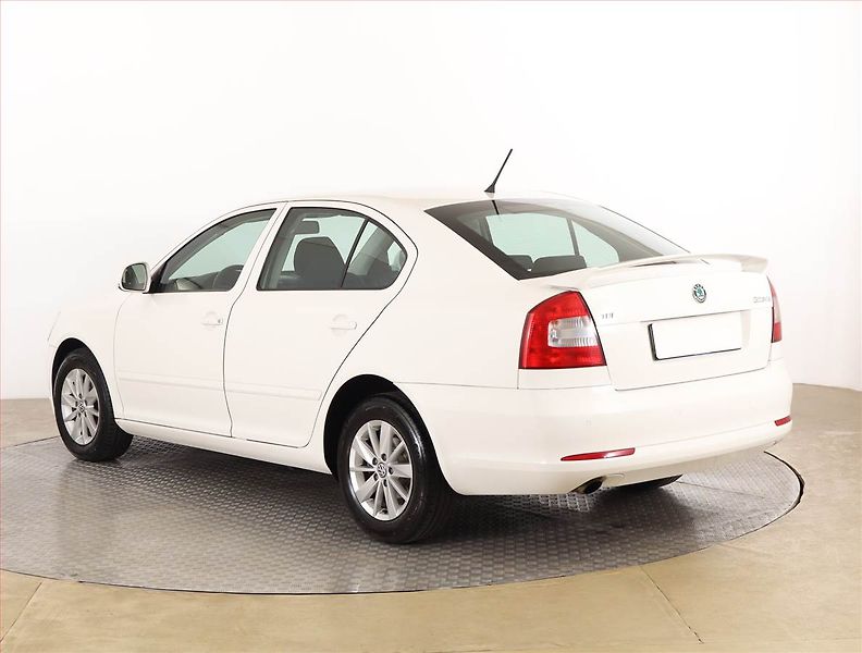 Škoda Octavia (2012) 1.6 TDI, Serv.kniha, Navi - fotka 4 z 15