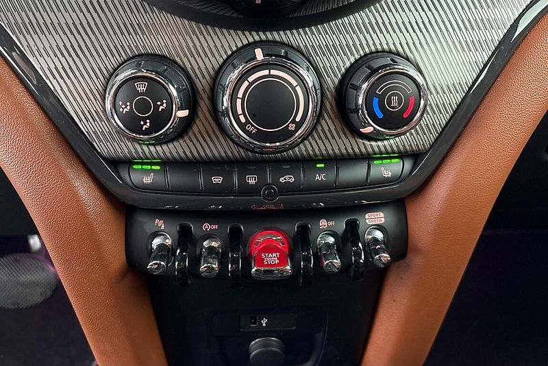 Mini Countryman Cooper - fotka 17 z 21