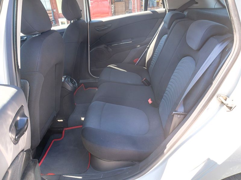 Fiat Bravo (2012) 1.6JTD 77KW – PO SERVISU - fotka 30 z 37