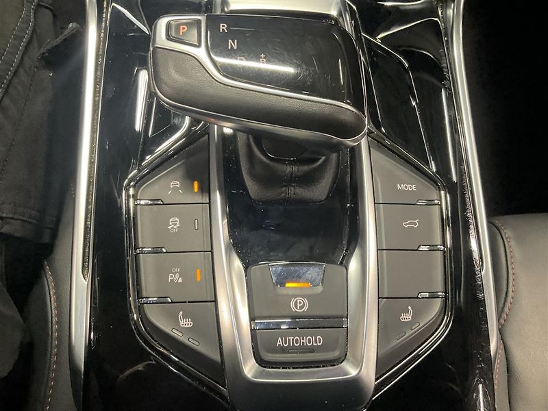 Maxus Euniq 6 77kWh Kůže 360 Pano ACC LED - fotka 14 z 21